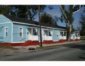 5 Unit Complex in Savannah, GA - Building Photo - Building Photo