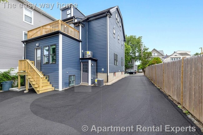 77 Winchester St in Medford, MA - Foto de edificio - Building Photo