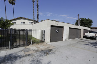 858 S Dakota St in Anaheim, CA - Building Photo - Building Photo