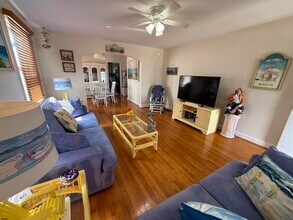206 N Mansfield Ave in Margate City, NJ - Building Photo - Building Photo