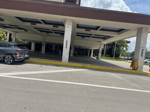 1400 SW 124th Terrace in Pembroke Pines, FL - Building Photo - Building Photo