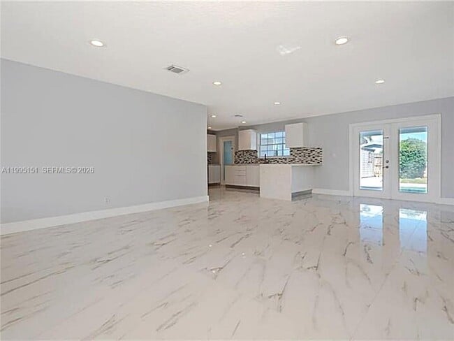 5770 NE 18th Ave in Fort Lauderdale, FL - Building Photo - Building Photo