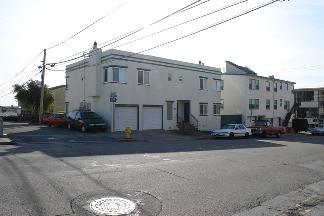 410 Spruce Ave in South San Francisco, CA - Foto de edificio - Building Photo