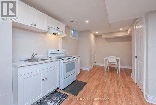 62 Ferris Lane in New Tecumseth, ON - Building Photo - Building Photo