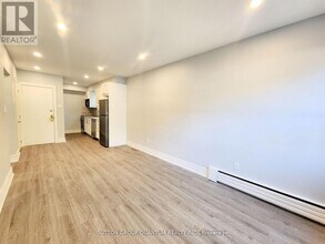 122 Newcastle St in Toronto, ON - Building Photo - Building Photo