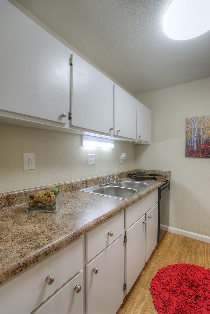 Summer Trace Apartments in Memphis, TN