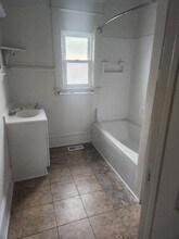 703 W Markham Ave in Durham, NC - Building Photo - Building Photo