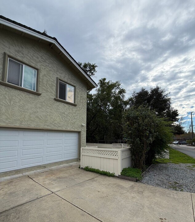 112 Bethany Dr in Scotts Valley, CA - Building Photo