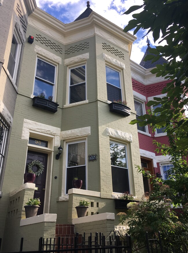 property at 35 Q St NE