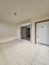 6025 Chardonnay Ln in Naples, FL - Building Photo - Building Photo