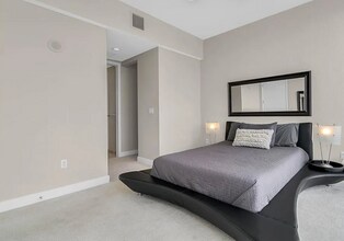 150 E Robinson St in Orlando, FL - Foto de edificio - Building Photo