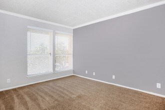 Crossing at 1415 in San Antonio, TX - Building Photo - Building Photo