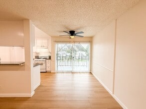 13347 Victory Blvd in Los Angeles, CA - Building Photo - Building Photo