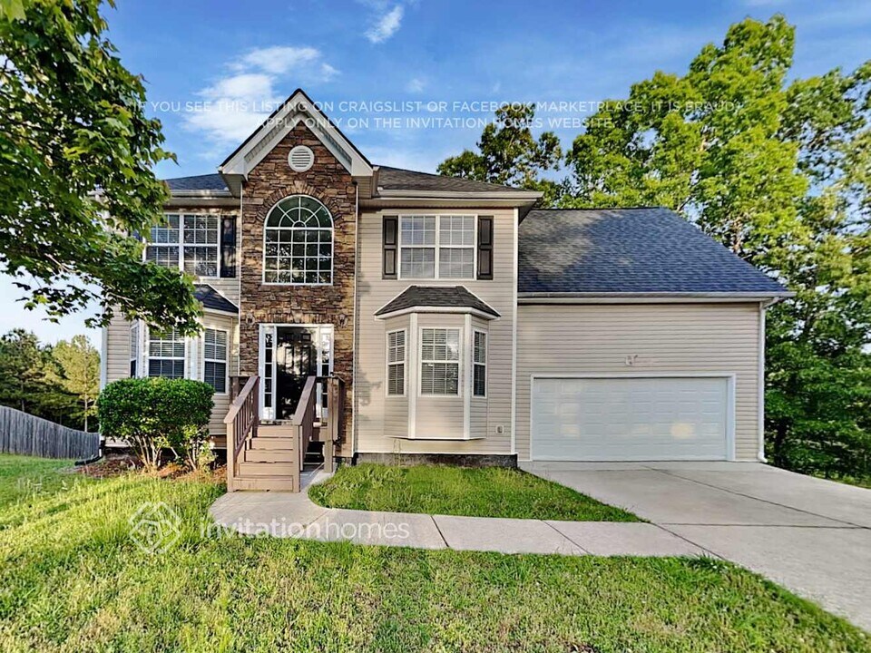 2245 Corkscrew Way in Villa Rica, GA - Foto de edificio