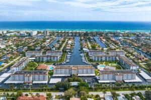 911 Gardenia Dr in Delray Beach, FL - Foto de edificio