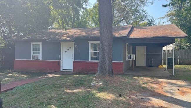 property at 812 Swift St
