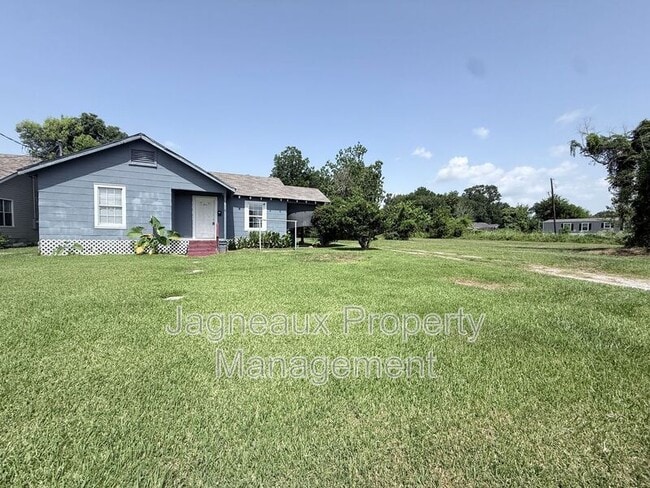 property at 525 Magnolia St