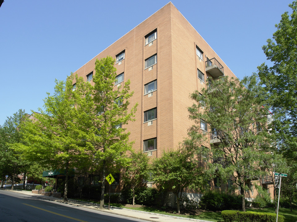 The Parkview in White Plains, NY - Building Photo