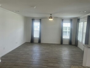 7465 44th Terrace N in Riviera Beach, FL - Building Photo - Building Photo