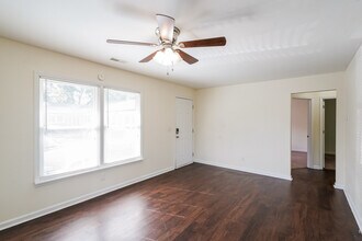 416 Greggview St in McMinnville, TN - Foto de edificio - Building Photo