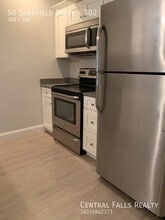 50 Sheffield Dr, Unit 302 in Dover, NH - Building Photo - Building Photo