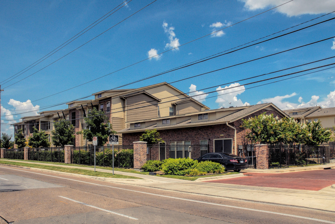 AveCDC Terrace in Houston, TX - Building Photo