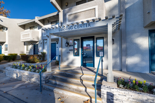 Woodlands West Townhomes