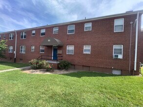 762 New Britain Ave in Hartford, CT - Building Photo - Building Photo