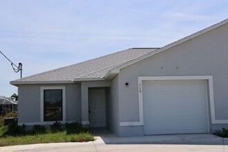 115 Cultural Park Blvd in Cape Coral, FL - Building Photo - Building Photo