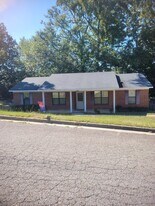 3319 Saddle Brook Dr in Hephzibah, GA - Building Photo