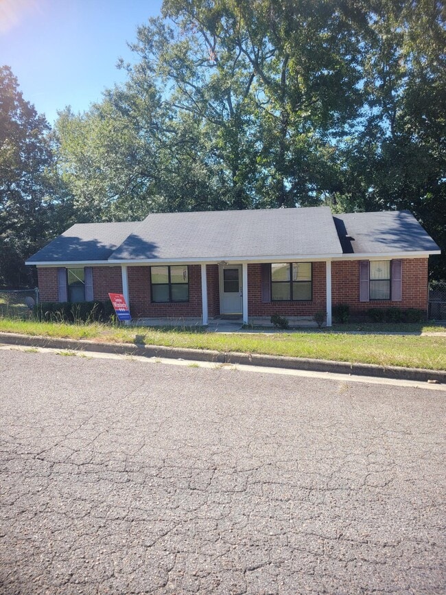 property at 3319 Saddle Brook Dr