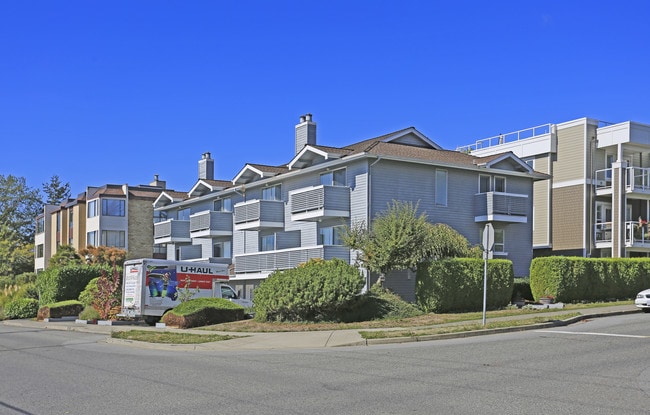 15289-15299 Roper Ave