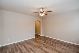 7083 Creeksong Dr in Douglasville, GA - Foto de edificio - Building Photo