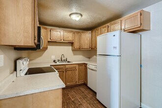 1705 30th St, Unit 101 in Greeley, CO - Foto de edificio - Building Photo