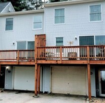 20 Fieldstone Est, Unit 20 in Newmarket, NH - Building Photo
