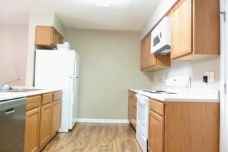400 Golden Valley Dr in Pataskala, OH - Building Photo - Building Photo