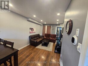 97 Stonecairn Dr in Cambridge, ON - Building Photo - Building Photo