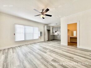 1056 Normandie Ave in Los Angeles, CA - Building Photo - Building Photo