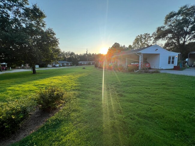 410 Meadow Ln in Athens, GA - Building Photo - Building Photo