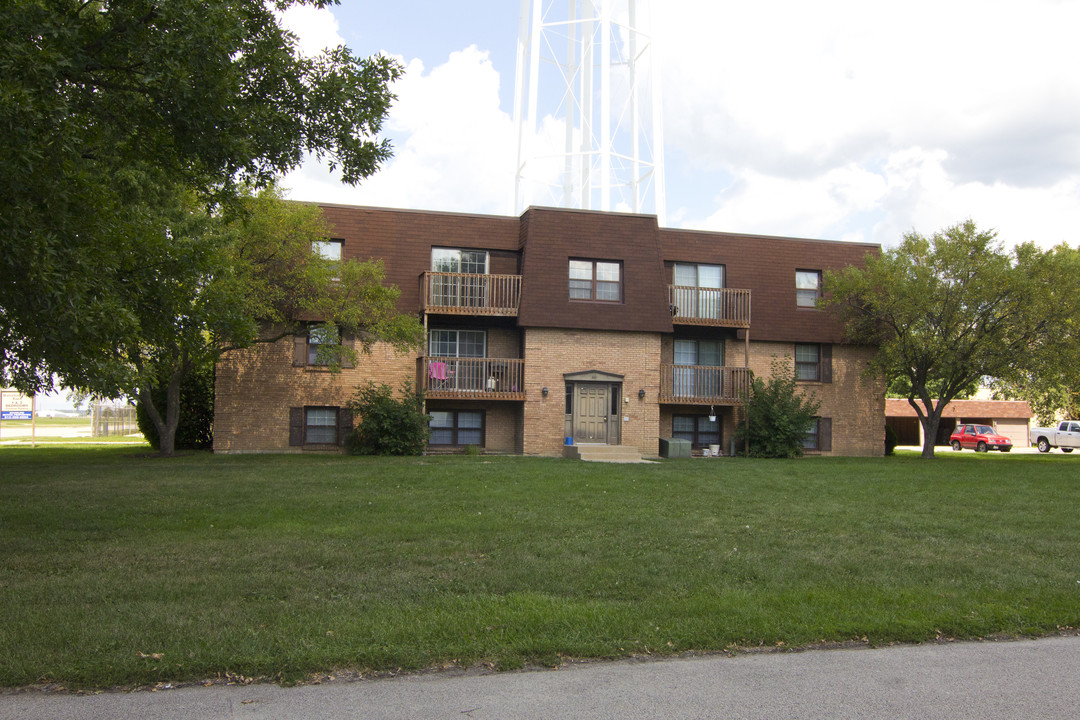 Waterford Place East in Belvidere, IL - Building Photo