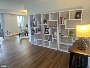 8315 N Brook Ln in Bethesda, MD - Building Photo - Building Photo