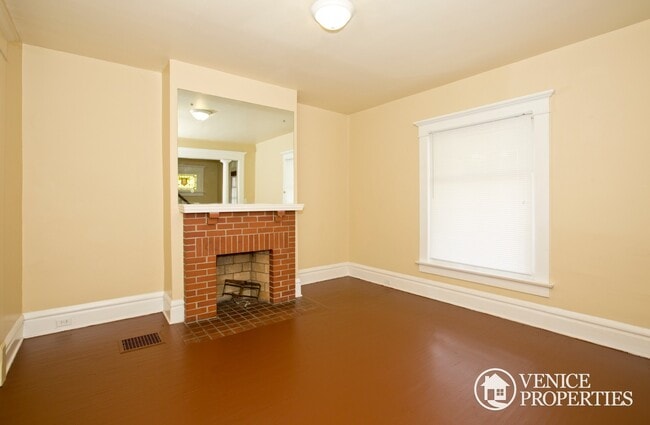 34 W Oakland Ave in Columbus, OH - Building Photo - Building Photo