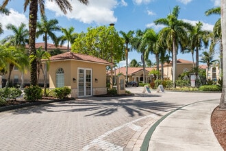 Vista Verde at Coconut Creek in Coconut Creek, FL - Foto de edificio - Building Photo
