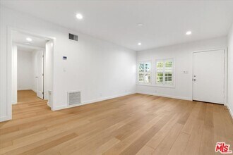 612 Huntley Dr in West Hollywood, CA - Building Photo - Building Photo