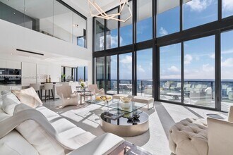 18555 Collins Ave, Unit 4204 in Sunny Isles Beach, FL - Building Photo - Building Photo