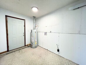 28 E Ave D in South Hutchinson, KS - Building Photo - Building Photo