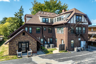 304 Welch Ave in Ames, IA - Foto de edificio - Building Photo