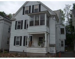 25 E Bartlett St in Westfield, MA - Building Photo