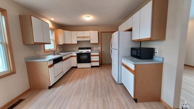 512 Sommers Landing Rd N in Hudson, WI - Building Photo - Building Photo