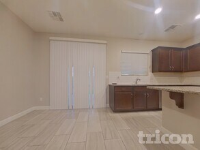 17142 W Seldon Ln in Waddell, AZ - Foto de edificio - Building Photo